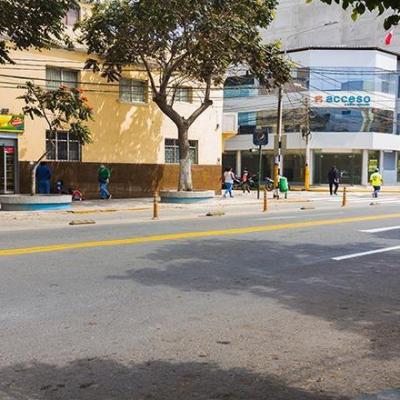 VENTA DE OFICINA 2° PISO EN AV. BALTA - CENTRO DE CHICLAYO